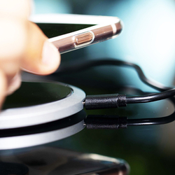 Venta de Klip Xtreme Wireless Charger Pad /Carga rápida en Panamá. A sólo $27.99. Entrega gratis. Garantía Mercologo.