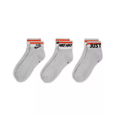 Venta de MEDIAS 3 PARES NIKE GRIS CON NARANJA MOVE TO ZERO | WMN 4-6 en Panamá. A sólo $10. Entrega gratis. Garantía Mercologo.