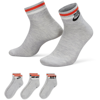 Venta de MEDIAS 3 PARES NIKE GRIS CON NARANJA MOVE TO ZERO | WMN 4-6 en Panamá. A sólo $10. Entrega gratis. Garantía Mercologo.