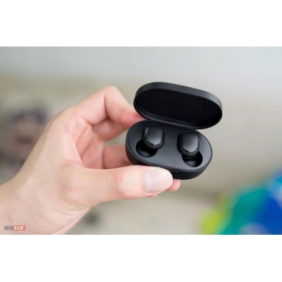 Venta de Xiaomi | Earbuds Basic | Mi True Wireless en Panamá. A sólo $30. Entrega gratis. Garantía Mercologo.
