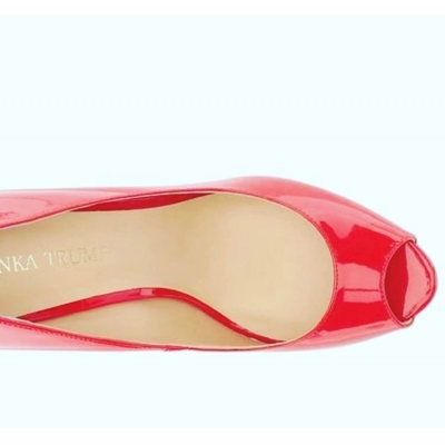 Venta de IVANKA TRUMP zapatos rojos en Panamá. A sólo $39.95. Entrega gratis. Garantía Mercologo.