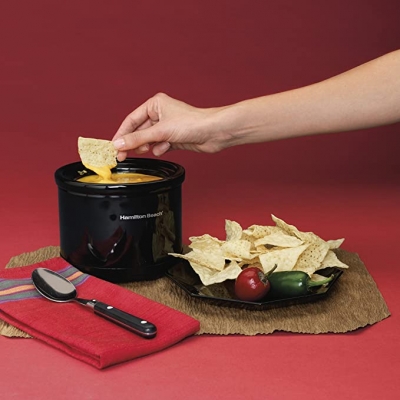 Venta de OLLA DE COCCIÓN LENTA  / SLOW COOKER 4QT RECIPIENTE CERAMICA BLANCA CON PLATEADO | HAMILTON BEACH en Panamá. A sólo $34.99. Entrega gratis. Garantía Mercologo.