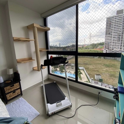 Venta de CAMINADORA ELÉCTRICA PLEGABLE en Panamá. A sólo $550. Entrega gratis. Garantía Mercologo.